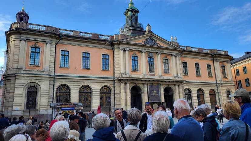 Högt deltagande vid sommarfager stads-vandring i Gamla stan